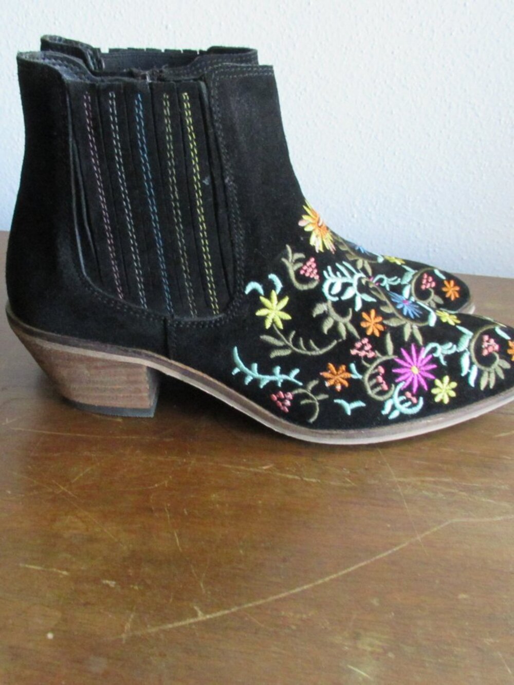 Diba Embroidered Suede Ankle Boots Women’s 6 Black Floral Boho Western
